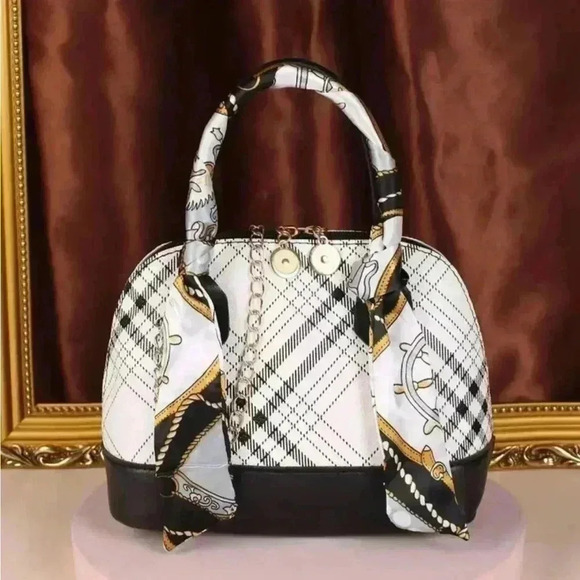 ⚠️Clearance Black And White Patterned Crossbody / Shoulder Bag - Picture 1 of 5